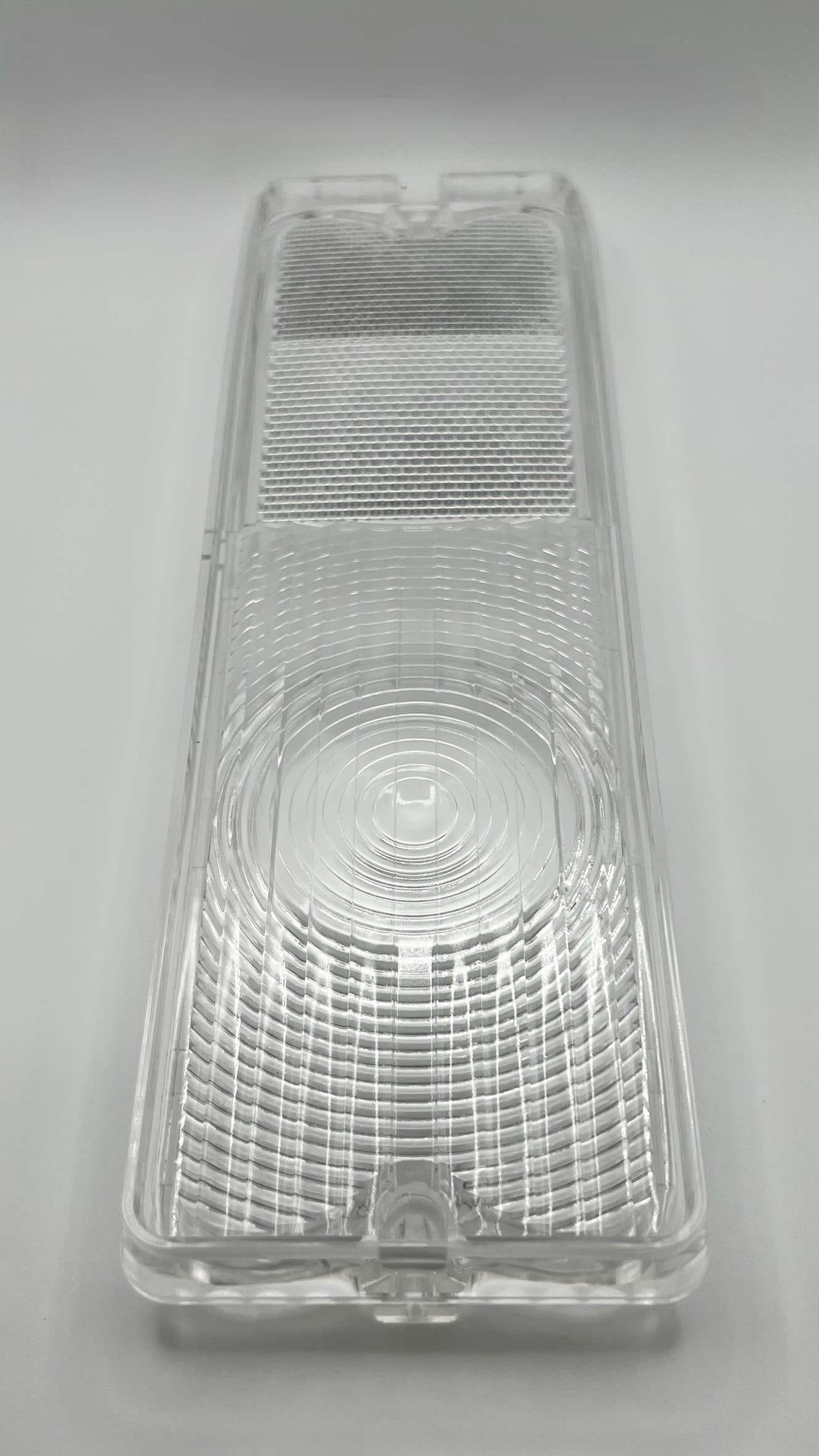 CHEVY GMC TAIL LIGHT LENS CLEAR FLEETSIDE - LH OR RH, 67-72